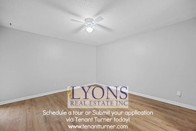 Building Photo - 4 bed 2 bath house cozy neighborhood!!