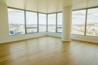 Building Photo - 2Bd/2Ba Seattle Apartment