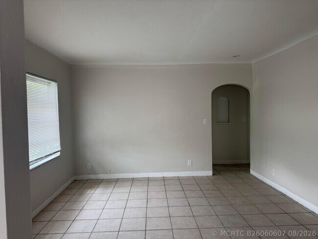 Building Photo - 510 Hibiscus Ave