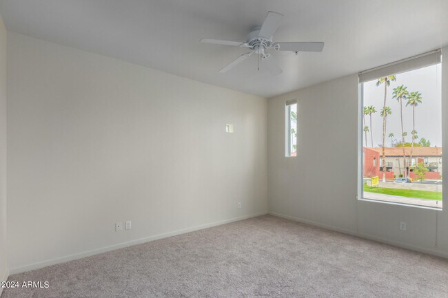 Building Photo - 1111 W University Dr