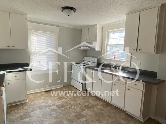 Building Photo - 1218 1st Ave