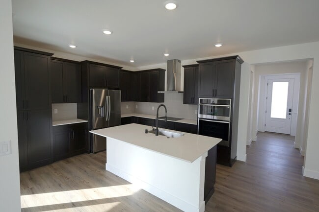 Building Photo - Brand new 2 bed 2 bath home in Rolling Hil...