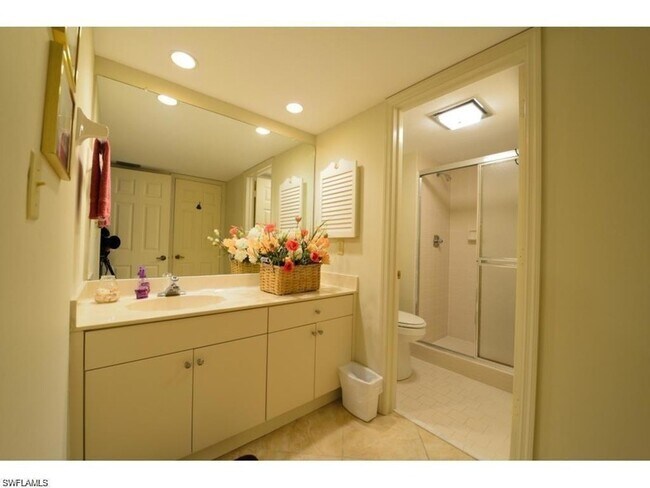 Building Photo - 545 Lake Louise Cir