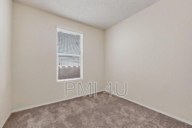 Building Photo - 7110 Overview Rd NE