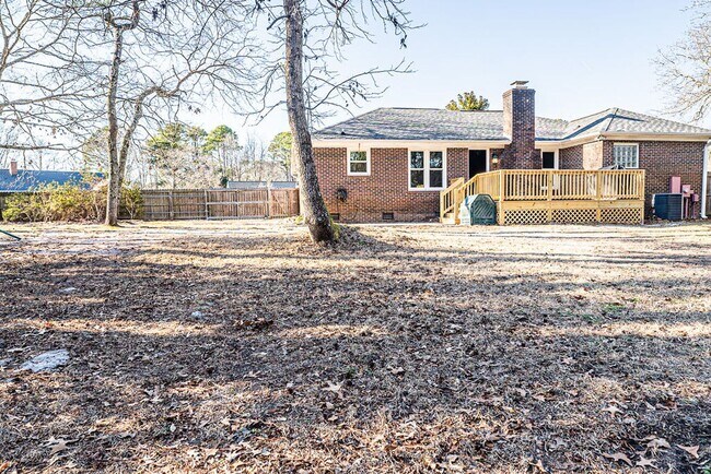 Building Photo - Spacious 3BR on Oversized Fenced Lot | GREAT PRICE!