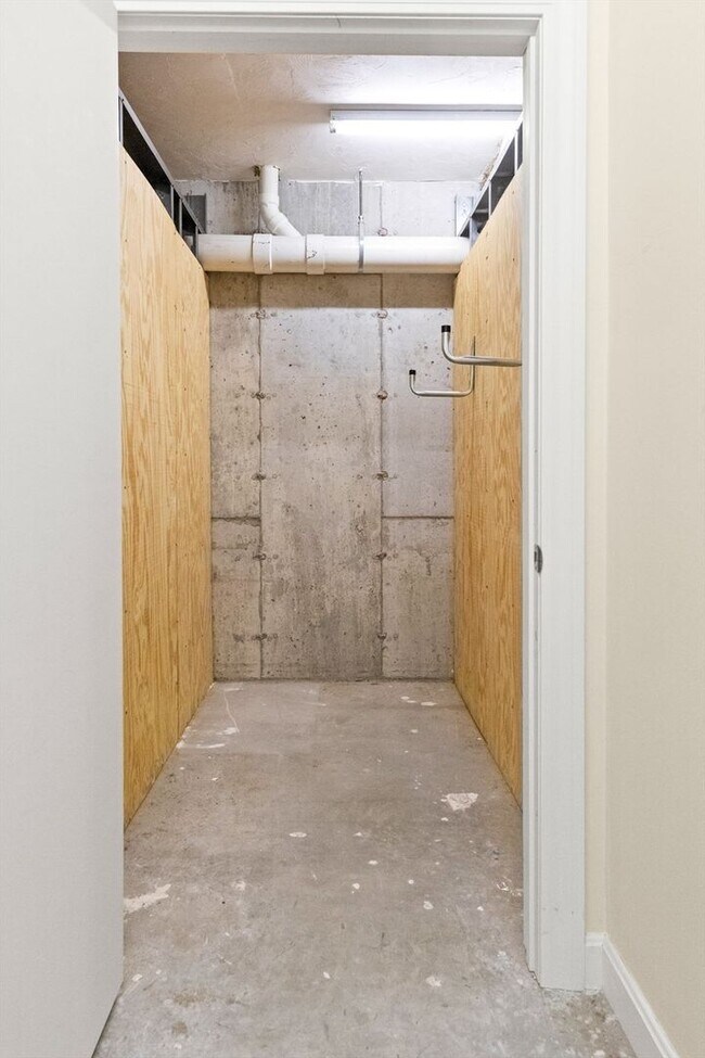 Building Photo - 360 Andover St