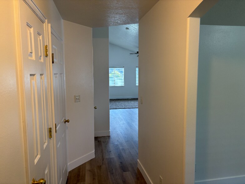 Building Photo - 457 S 1810 W