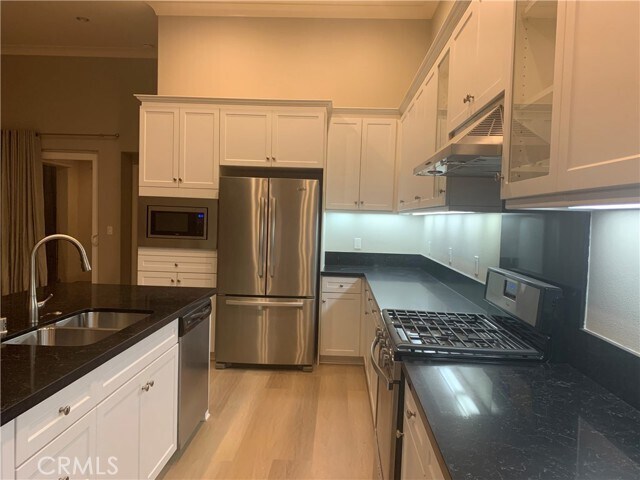 Building Photo - 51 Kempton