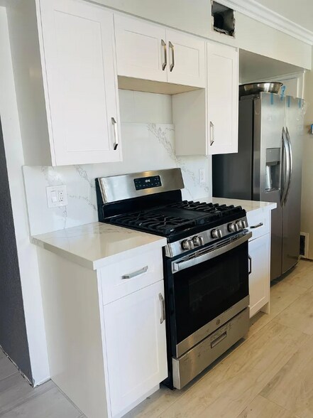 Building Photo - 1419 N Elderberry Ave