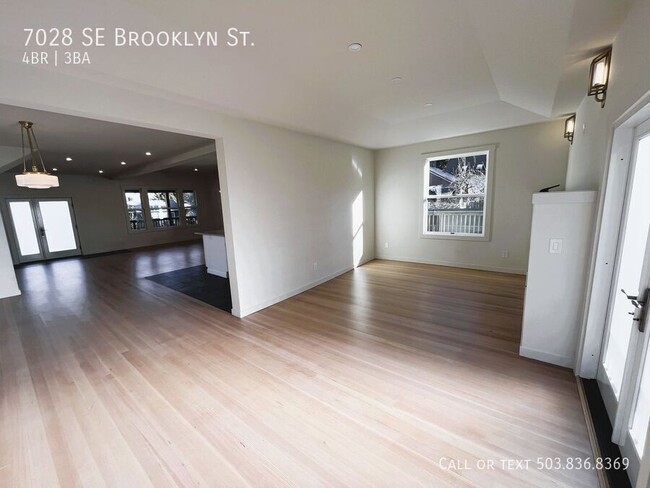 Building Photo - Stunning Newly Renovated 4-Bedroom Home fo...