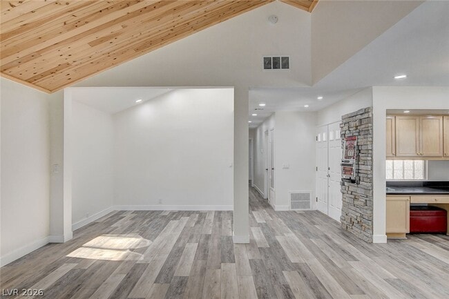 Building Photo - 2999 Bel Air Dr