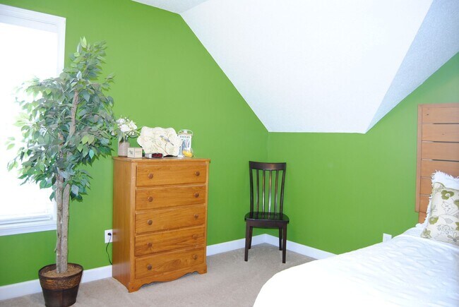 Building Photo - Wonderful Home in the Willow Lakes Community!