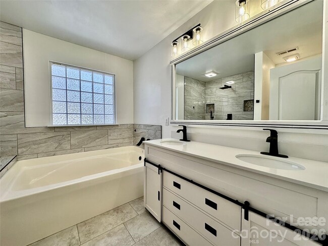 Building Photo - 12804 Windyedge Rd