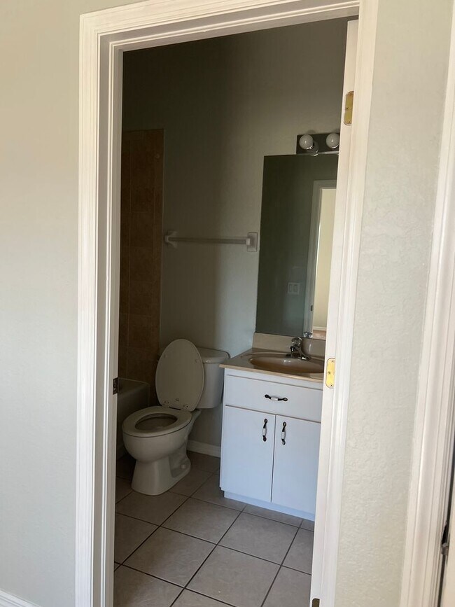 Building Photo - Villa Congress