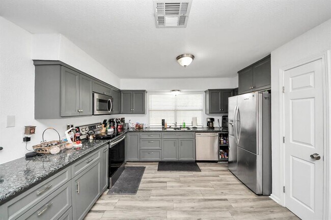 Building Photo - 11031 Kirkmead Dr