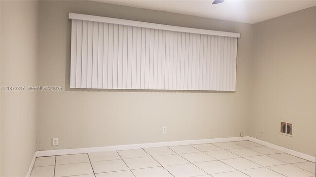 Building Photo - 1940 NE 31st Ct