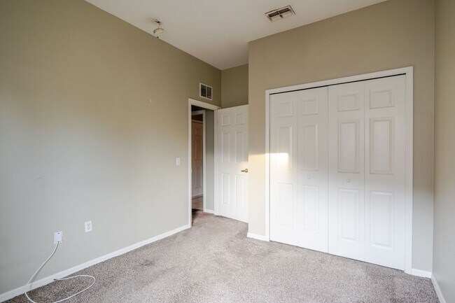 Building Photo - Highly Desirable Land O’ Lakes Rental With Easy Tampa Access