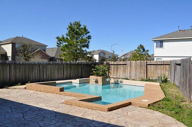 Building Photo - 6454 Applewood Forest Dr