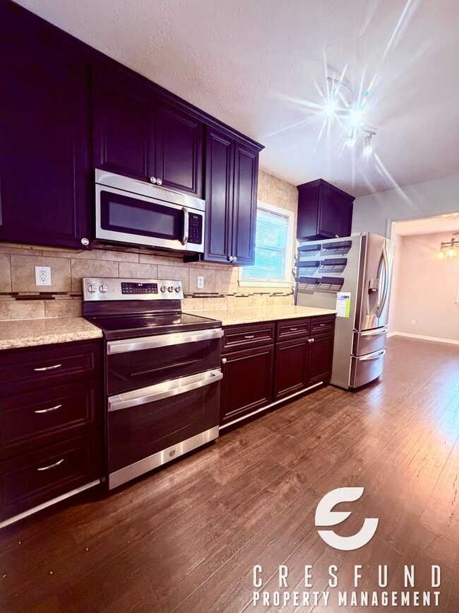 Building Photo - Charming 3 Bedroom 2 Bath Open Concept (Pet Friendly)