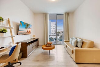Building Photo - 777 N Ocean Dr