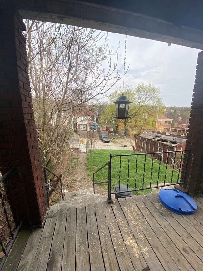 Building Photo - 111 Harwood St