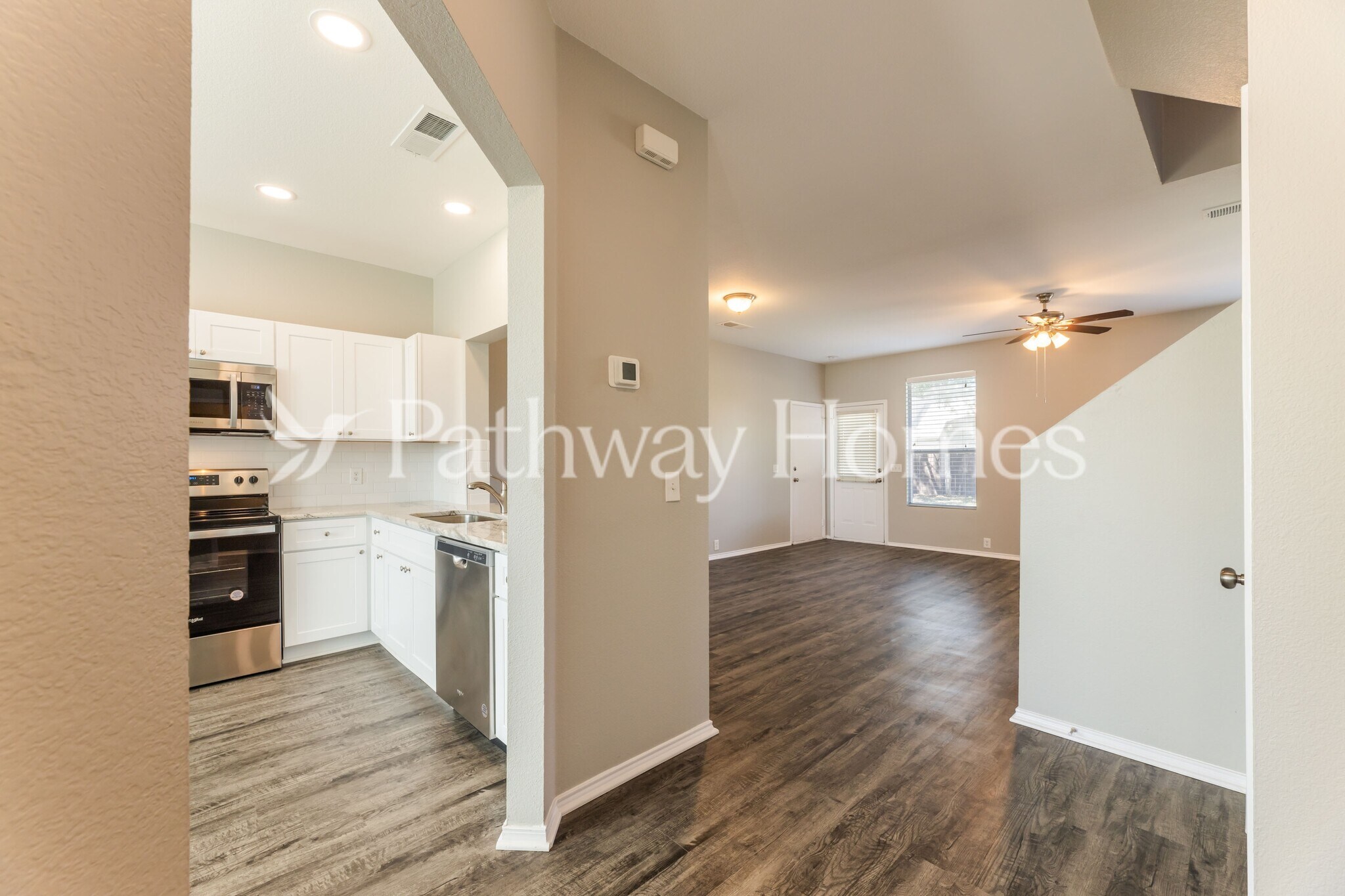 Building Photo - 800 Chickesaw Ln