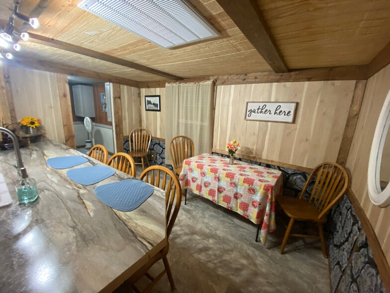 Building Photo - 6144 Madison 6351