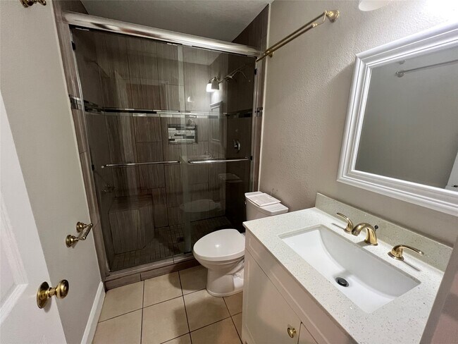 Building Photo - 6207 Harrison Ct