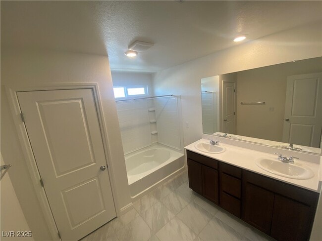 Building Photo - 6023 Coja St