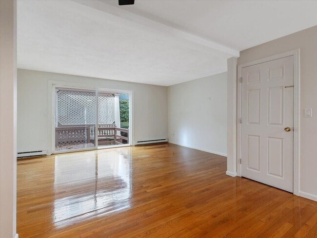 Building Photo - 324 Union St