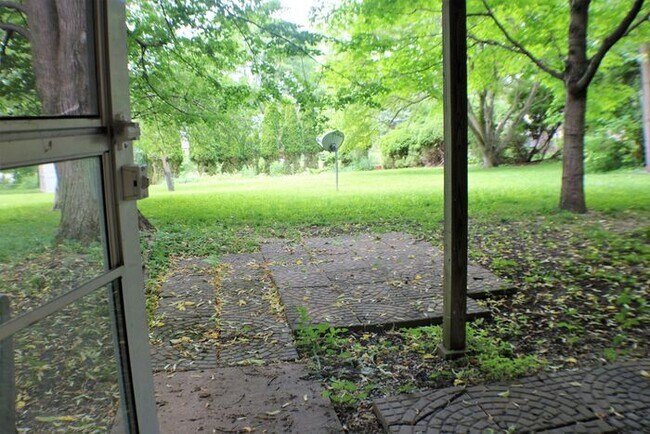 Building Photo - $2,350 | 3 Bedroom, 3 Bathroom House | No ...