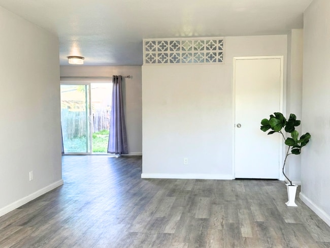 Building Photo - 1671 Anoka Ave