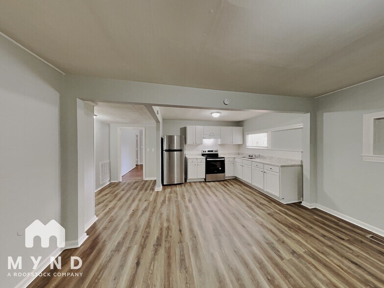 Building Photo - 2110 47th St Ensley