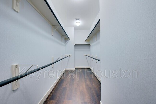 Building Photo - 4203 Feagan St