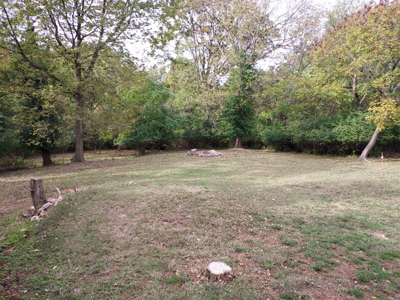 Building Photo - 2609 Williams Creek Rd