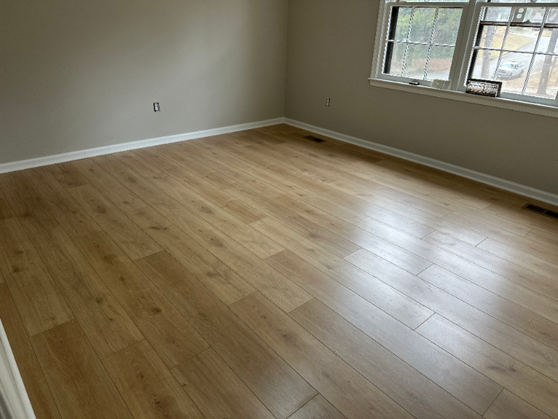 Building Photo - 1405 Harth Dr