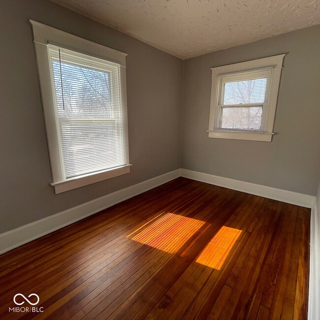 Building Photo - 854 N Tacoma Ave