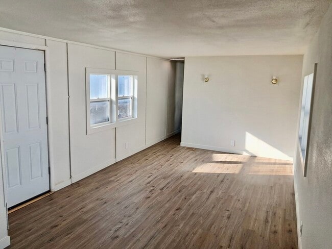 Building Photo - 2303 S Greeley Hwy