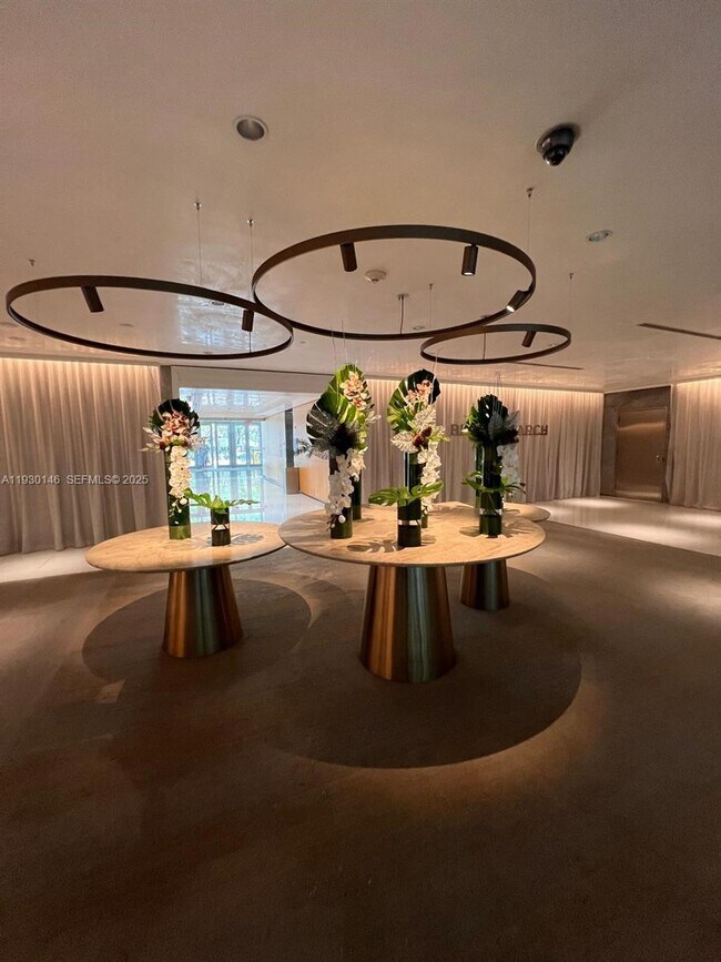 Building Photo - 1395 Brickell Ave