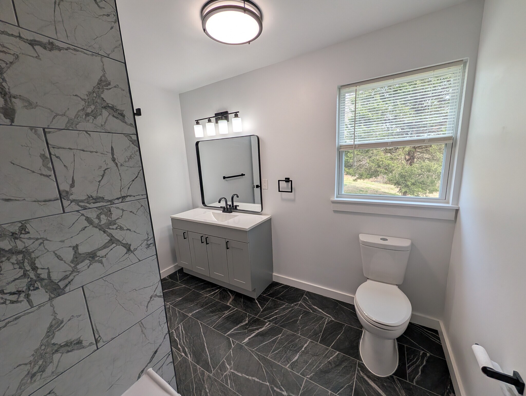 Building Photo - 333 Corinth Rd