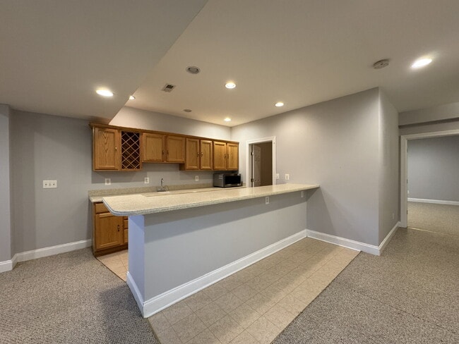 Building Photo - Spacious Elegance in Gated Piedmont!