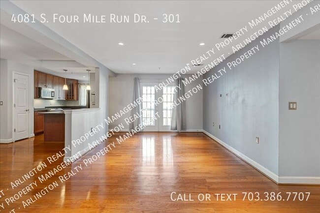 Building Photo - 4081 S Four Mile Run Dr