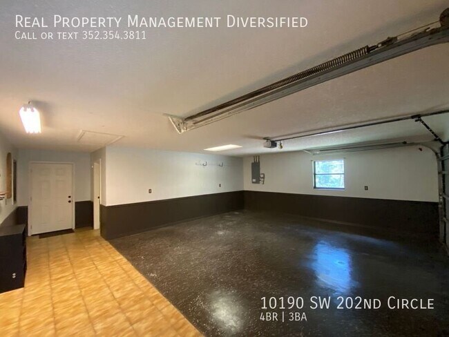 Building Photo - 10190 SW 202nd Cir