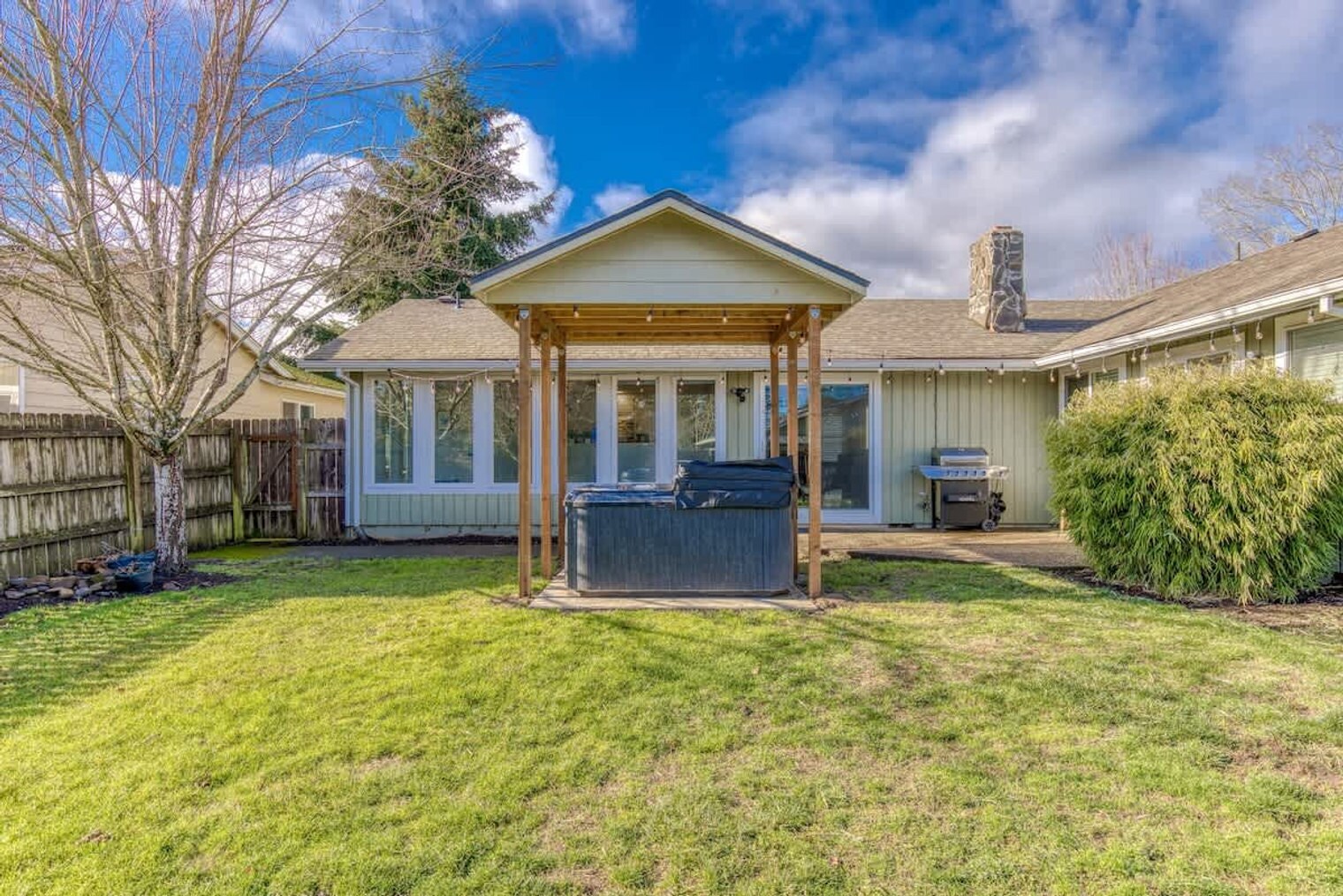 Building Photo - 353 Brightwood Ct