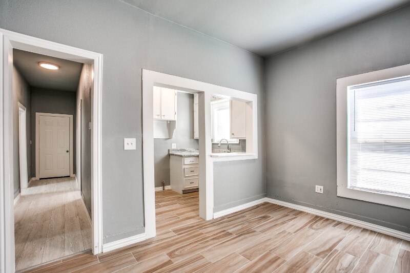 Building Photo - 415 5th St