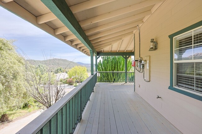 Building Photo - 5BR Home in Ramona Country Estates with Pool & Views
