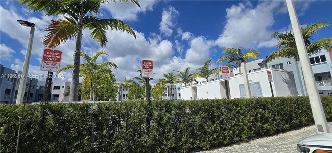 Building Photo - 2535 NE 193rd St