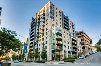 Building Photo - TOP FLOOR PENTHOUSE, Views Galore!!! $2000.00 rent credit available