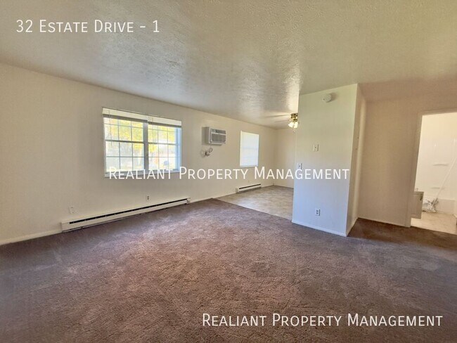 Building Photo - 32 Estate Dr