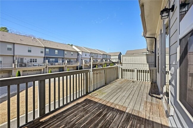 Building Photo - 2436 Skyland Way NE
